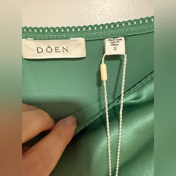 Doen Elowena Silk Skirt, S, Peridot - Picture 11 of 13
